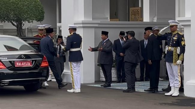 abowo-Subianto-menerima-kunjunV.jpg