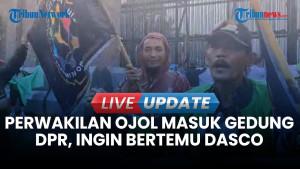 Kala Perwakilan Massa Ojol Masuk ke Gedung DPR untuk Bertemu Dasco