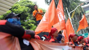 Demo-Buruh-Desak-Hukuman-Mati-Pengoplos-BBM_20250228_165423.jpg