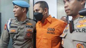 Eks-Kapolres-Ngada-AKBP-Fajar-Widyadharma-Lukman-Sumaatmaja-ditetapkan-sebagai-tersangka.jpg