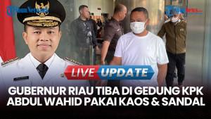 Momen Gubernur Riau Abdul Wahid Tiba di Gedung KPK: Pakai Sandal & Bungkam Soal OTT