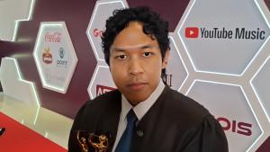 Chord Gitar Lagu Cincin - Hindia: Berhenti Ulangi Psikolog Dan Terapi, Aku Isi Bensin Kita Coba Lagi