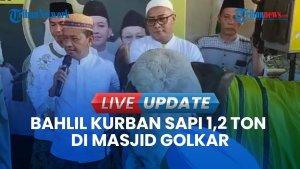 Bersama Istri dan Anak, Bahlil Lahadalia Salat Idul Adha di Masjid Golkar