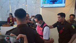 KEPSEK-SMKN-1-KLUNGKUNG-TERSANGKA.jpg