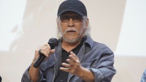 Lirik Lagu Ibu - Iwan Fals & Ebiet G Ade: Ribuan Kilo Jalan yang Kau Tempuh