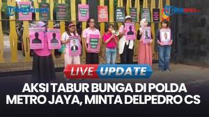 Aksi Tabur Bunga Aliansi Perempuan Indonesia  di Depan Polda Metro Jaya: Minta Delpedro Cs Dibebaskan