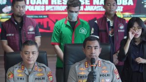 Polres-Metro-Jakbar-Gelar-Rilis-Kasus-Narkoba-Fachry-Albar_20250424_155207.jpg