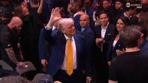 Presiden-AS-Donald-Trump-saat-menghadiri-UFC-314-pada.jpg