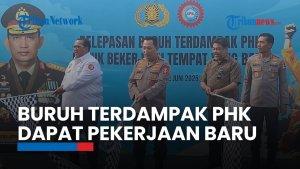 Saat Kapolri Lepas 700 Buruh Terdampak PHK ke Tempat Kerja Baru