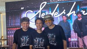 Kunci Gitar dan Lirik Lagu Sederhana - Sheila on 7: Kamu  Wanita yang Menyelamatkanku