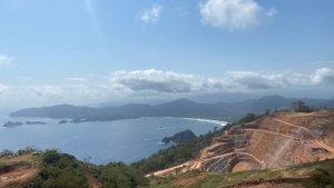 Tambang-Emas-Tujuh-Bukit-yang-dioperasikan-anak-perusahaan-PT-Merdeka-Copper-Gold-Tbk.jpg