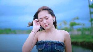 Lirik Lagu Cinta Merah Jambu - Vita Alvia, Trending Youtube: Cintaku hanya Kamu