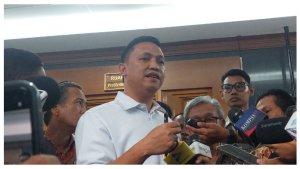 Wawancara-Tim-Hukum-Hasto-Kristiyanto-di-sela-sela-sidang-kasus-suap.jpg