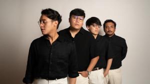 Lirik Lagu Bulan Bintang Garis Menyilang - Wijaya 80 dan Sal Priadi: Kata Mama Ini Dosa