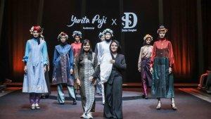 Yurita-Puji-seorang-desainer-yang-peduli-dengan-pelestarian-budaya.jpg