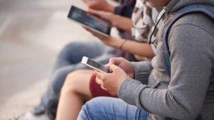 ilustrasi-anak-kecanduan-gadget-769.jpg