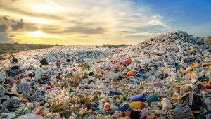ilustrasi-sampah-plastik-shutterstock.jpg
