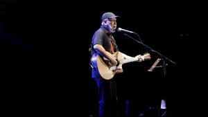 Chord & Lirik Lagu "Tikus - Tikus Kantor" - Iwan Fals