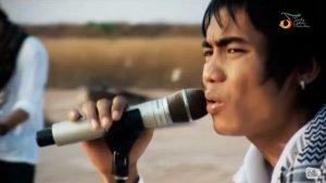 Chord Gitar dan Lirik Lagu Biarkan Jatuh Cinta - ST12: Mata Ini.. Indah Melihatmu