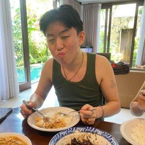 LIRIK LAGU Jumpy (feat. Ski Mask The Slump God) - Rich Brian