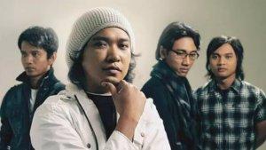 Chord Sebenarnya Cinta - Letto, Kunci Gitar & Lirik Lagu: Jangan Pernah Lepaskan Aku