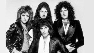 Terjemahan Lirik Lagu Under Pressure - Queen: Pressure Pushing Down On Me