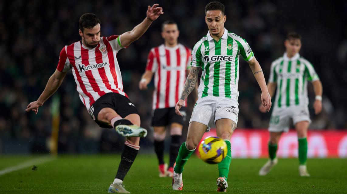 ANTONY REAL BETIS - Aksi debut Antony bersama Real Betis saat melawan Athletic Bilbao pada pekan 22 Liga Spanyol di Stadion Benito Villamarin, pada Senin (3/2/2025) dini hari WIB. Pemain pinjaman dari Manchester United langsung dinobatkan sebagai MVP. (Laman Real Betis).