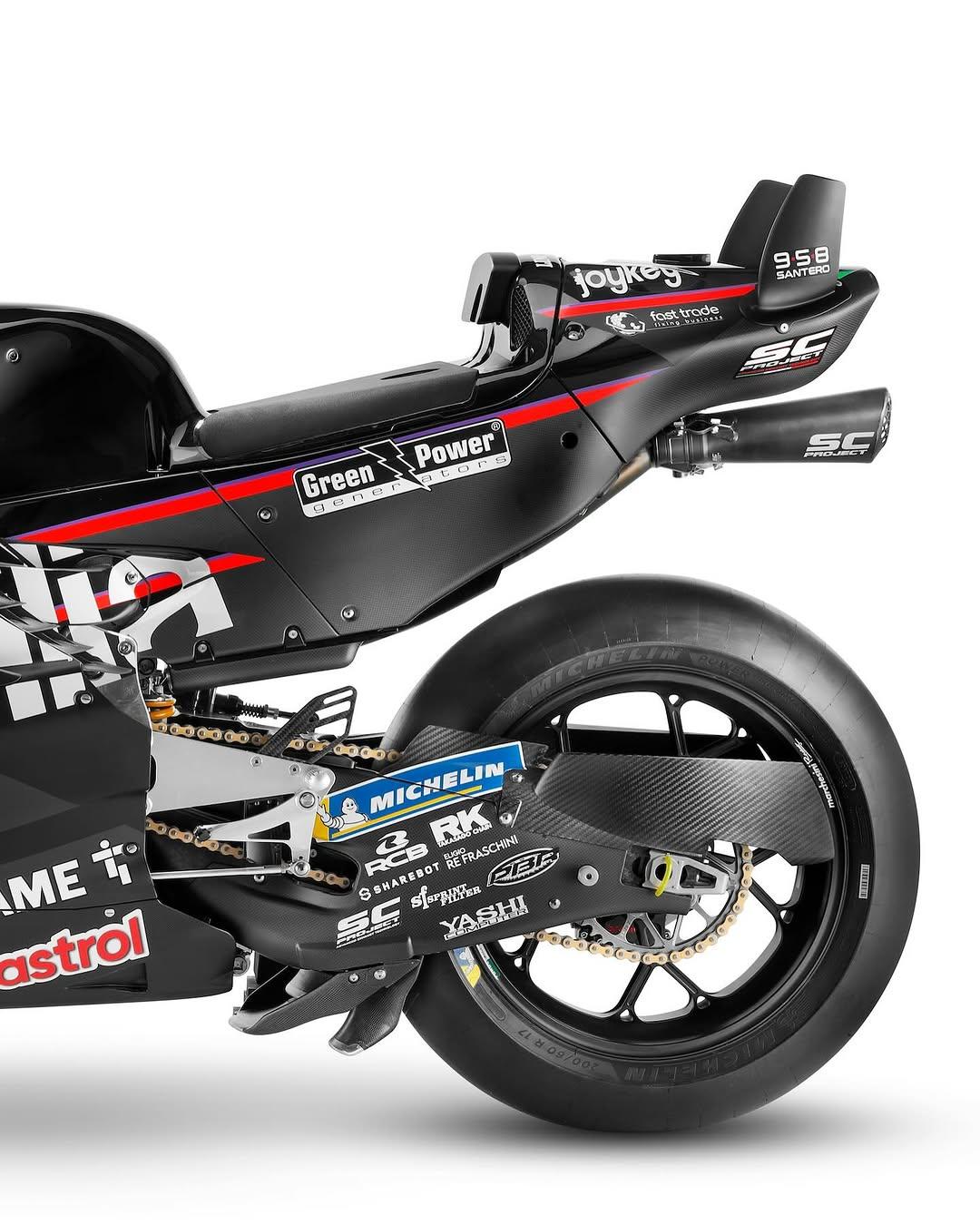Bagian bokongan motor Aprilia yang memakai tampilan stegosaurus