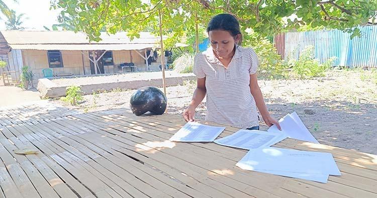 Perjuangan Agen Pesiar di Flores dari Rumah ke Rumah Ajak Warga Melek Jaminan Kesehatan