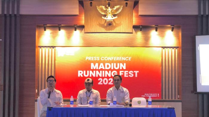 Press conference MRF 2025, Sabtu (19/4/2025), dihadiri oleh Sindhu Aru Wredhono selaku Ketua Pelaksana dan Andhika Tomy Permana sebagai Ketua IKASDA (Ikatan Alumni SMAN 2 Madiun).