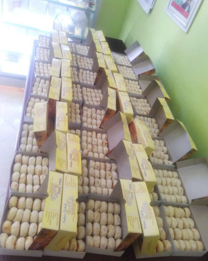 Deretan bakpia dalam dus tersaji di Bakpia Fadila Patuk, Yogyakarta