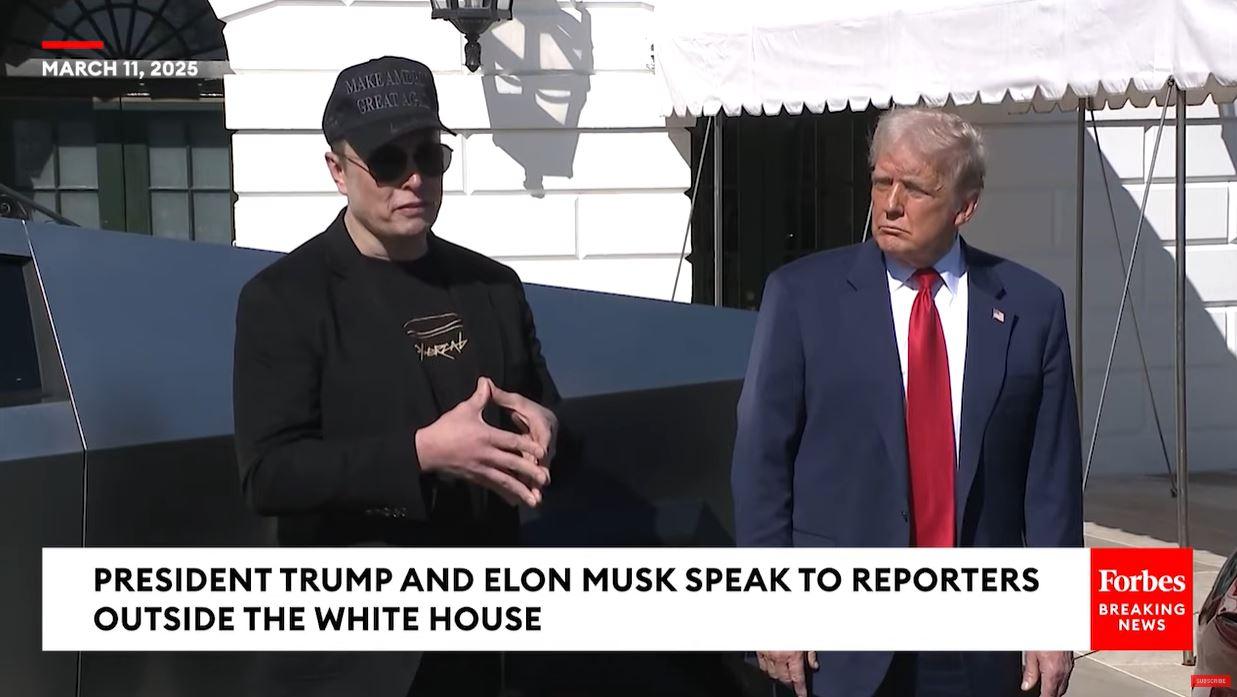 KEKAYAAN ELON MUSK - Tangkap layar YouTube Forbes Breaking News pada 12 Maret 2025, memperlihatkan Elon Musk dan Presiden AS Donald Trump berbicara di hadapan wartawan setelah Trump membeli Tesla, Selasa (11/3/2025). Elon Musk masih menjadi orang terkaya di dunia meski saham Tesla-nya sempat anjlok.