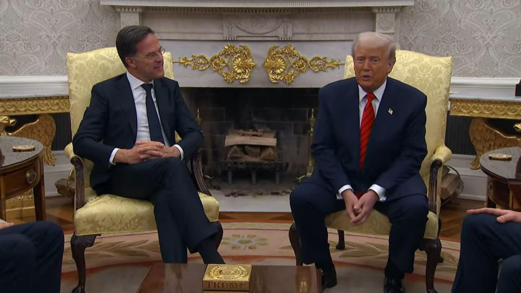 TRUMP INGINKAN GREENLAND - Tangkap layar YouTube Fox News memperlihatkan Presiden Donald Trump menjamu Sekretaris Jenderal NATO Mark Rutte di Ruang Oval, Kamis 13 Maret 2025. Trump kembali menegaskan ambisinya bahwa AS akan mencaplok Greenland.