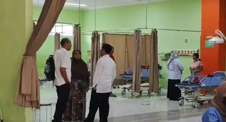Guru Cirebon Masuk Rumah Sakit Usai Uji Cicip Makanan MBG