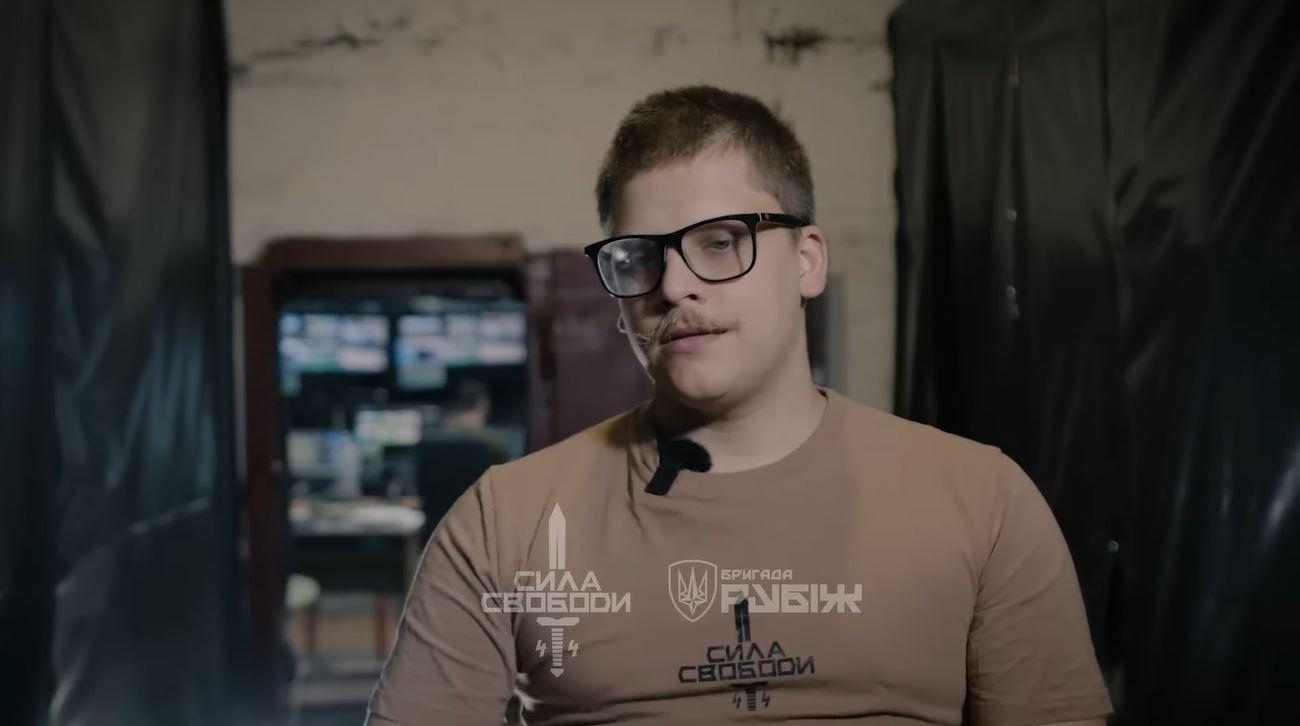 KECANGGIHAN DRONE UKRAINA - Mykola Hrytsenko, kepala staf brigade Rubizh saat menceritakan taktik timnya yang mengirim sepeda listrik 40 kg dengan menggunakan drobe FPV.