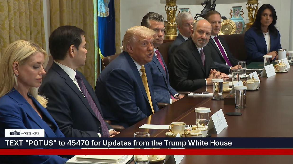 TRUMP MARAH-MARAH - Presiden AS Donald Trump berpartisipasi dalam rapat kabinet, 8 Juli 2025. Dalam rapat kabinet, Trump mengungkapkan rasa frustasinya terhadap Putin, ini 3 hal lainnya yang menjadi sorotan.