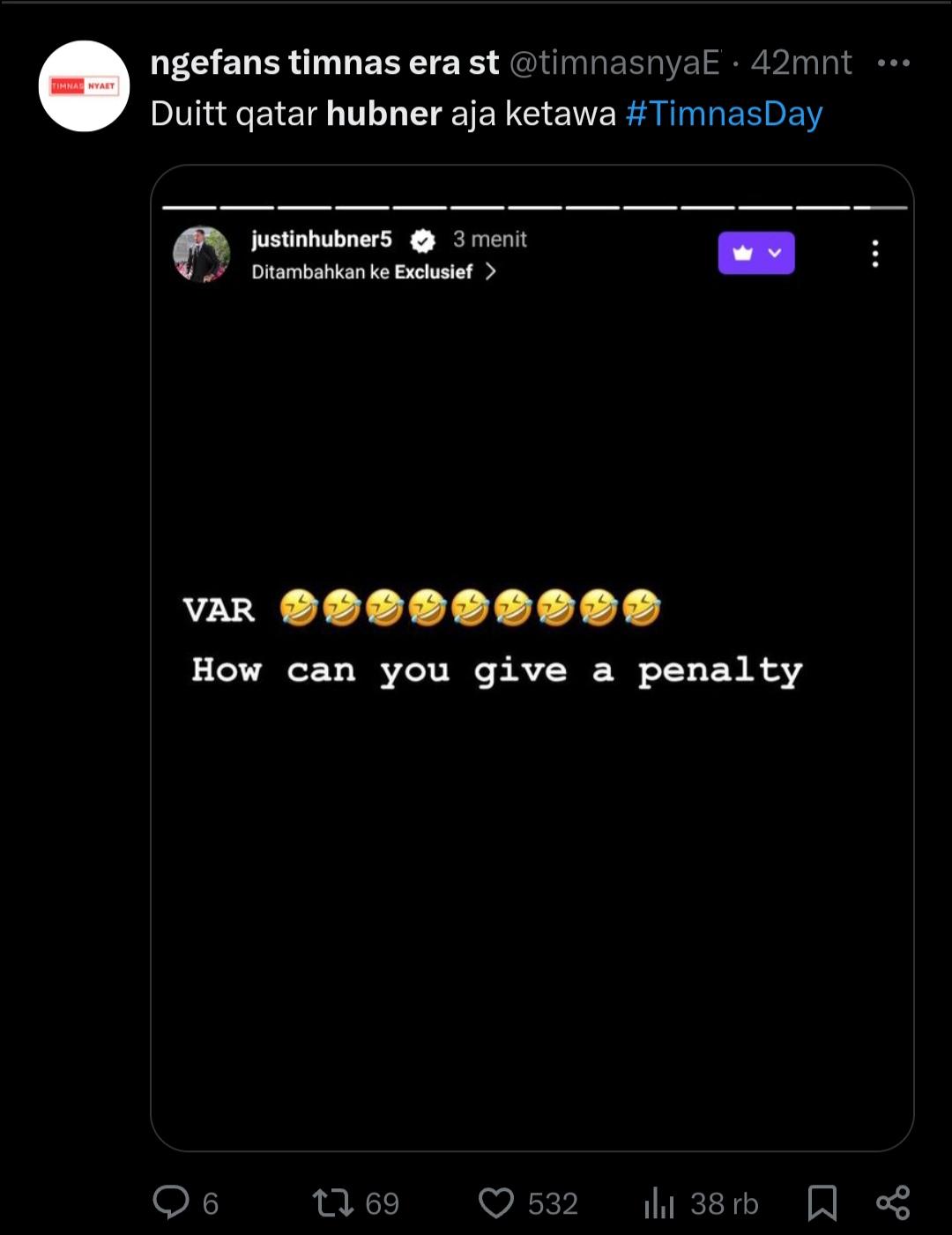 Justin Hubner tertawa atas keputusan VAR wasit
