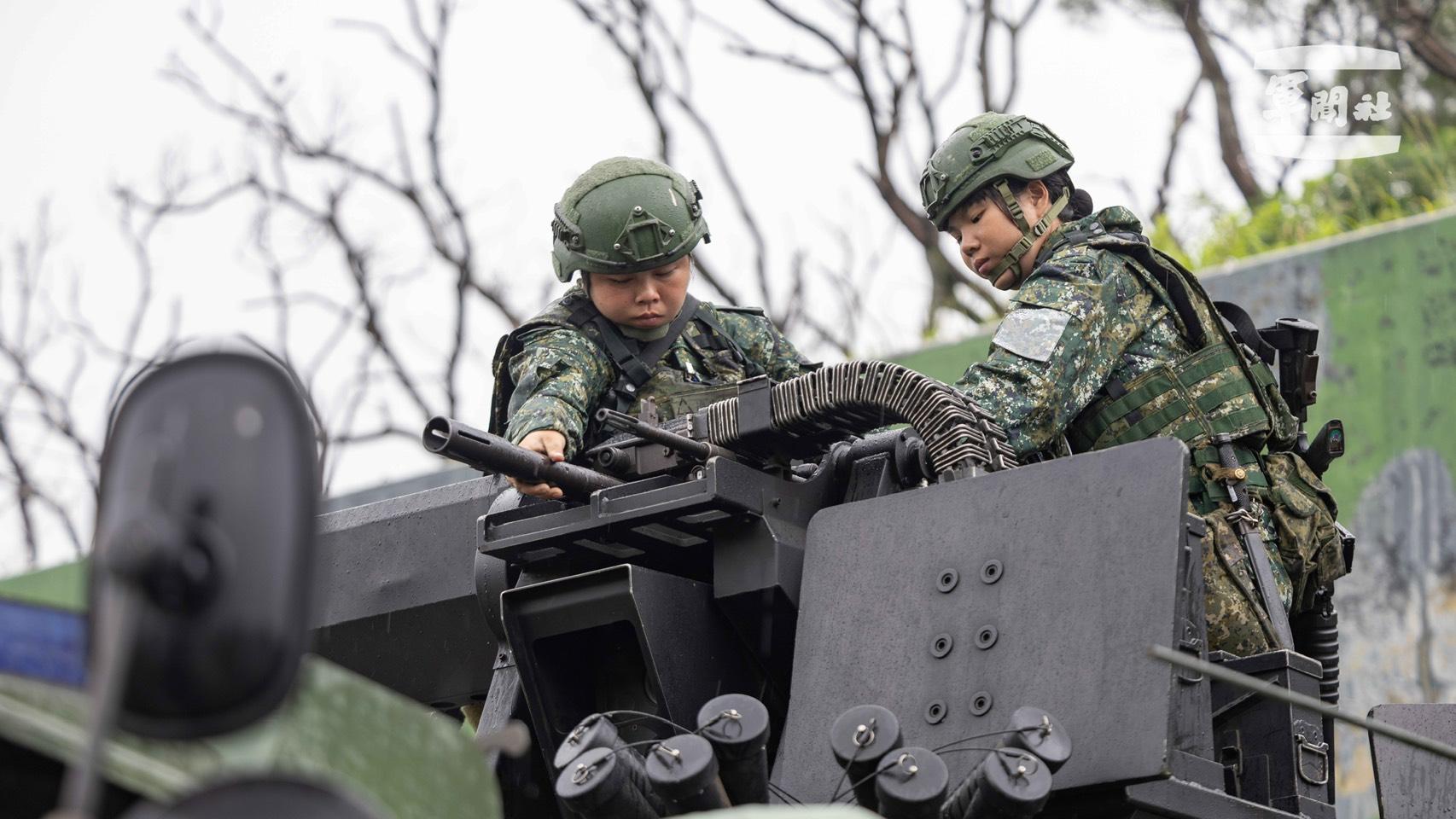 LATIHAN MILITER TAIWAN - Foto yang dirilis Kementerian Pertahanan Taiwan di X, memperlihatkan latihan militer Han Kuang ke-41 pada Rabu, 9 Juli 2025. Pasukan Taiwan akan berlatih dengan HIMARS, sistem roket canggih buatan Amerika Serikat.