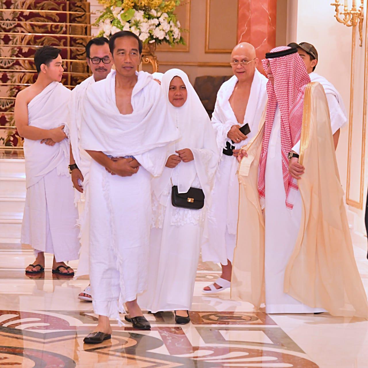 Presiden Joko Widodo dn Ibu Negara Iriana saat bertemu Raja Salman