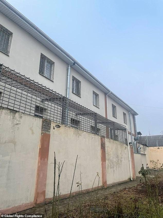 Sebuah bangunan pusat penahanan di Kherson tempat orang-orang Ukraina ditahan