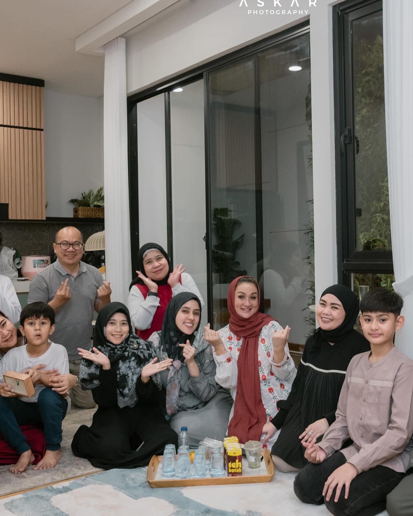 Tengku Dewi menggelar syukuran 7 bulanan