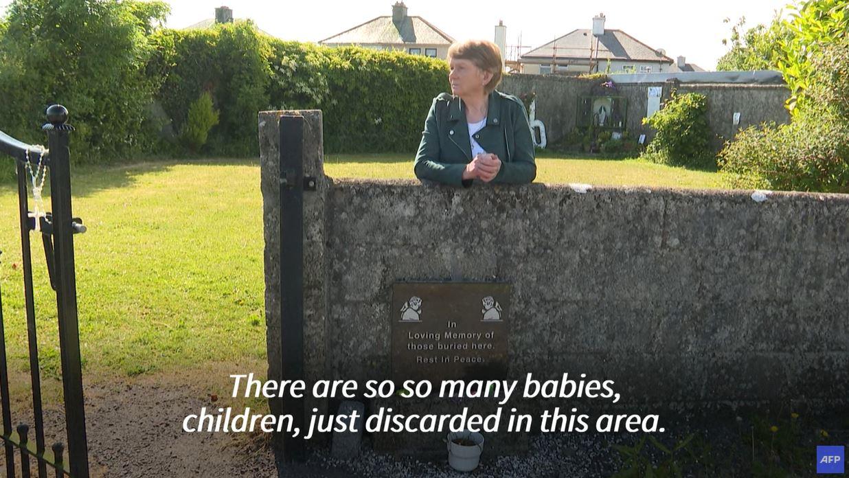 KEMATIAN 796 BAYI - Tangkap layar YouTube AFP News Agency 16 Juni 2025, memperlihatkan laporan skandal panti asuhan di Irlandia, tempat di mana 796 bayi dilaporkan dikubur di sana. Penggalian untuk menentukan jumlah sebenarnya dari skandal penguburan 796 bayi ini, akan dilakukan pada bulan Juli mendatang.