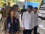 Jokowi-melayat-ke-rumah-duka-Bunda-Iffet.jpg