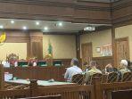 Mantan-Direktur-Operasional-PT-Timah-Alwin-Albar-jalani-sidang-korupsi-timah.jpg