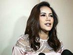 Datang Sendiri ke Resepsi Luna Maya dan Maxime Bouttier, Olla Ramlan Tampil Stunning
