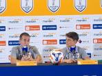 Pelatih-Timnas-Indonesia-U-23-Gerald-Vanenburg-kiri-saat-sesi-post-match-press-conference.jpg