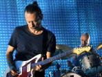 Terjemahan Lirik Lagu Let Down - Radiohead: Crushed Like a Bug in The Ground
