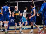 Selebrasi-tim-voli-Italia-setelah-mengalahkan-Slovenia-di-semifinal-VNL-2025-putra.jpg
