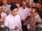 Wapres-Wamenaker-dan-Gubernur-Jateng-pantau-penyaluran-BSU.jpg
