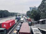 tanjung-priok-macettttt.jpg